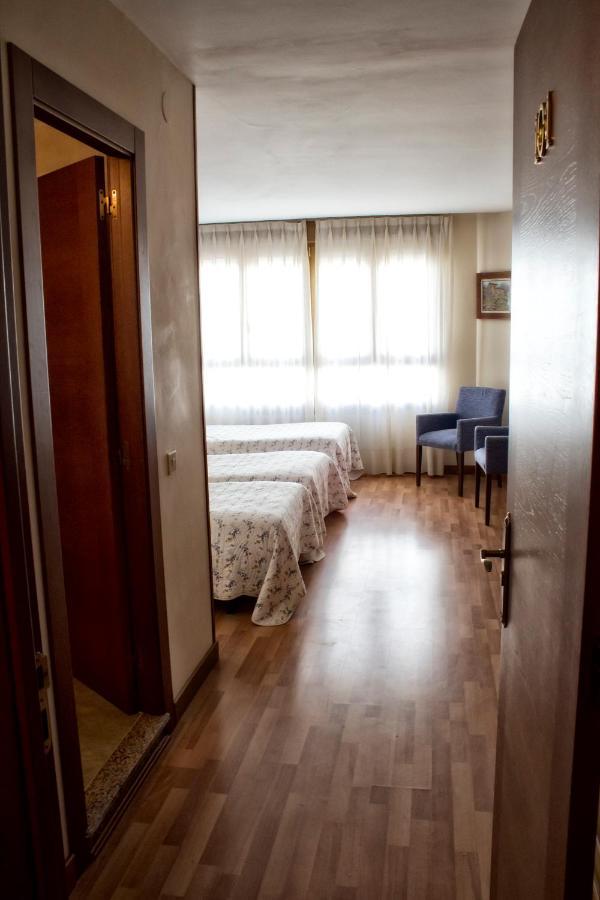 Hotel Covadonga Cangas de Onis Exterior photo